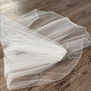 Elegant White Bridal Veil with Beaded Edge